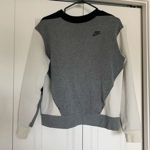 Retro Nike sweatshirt